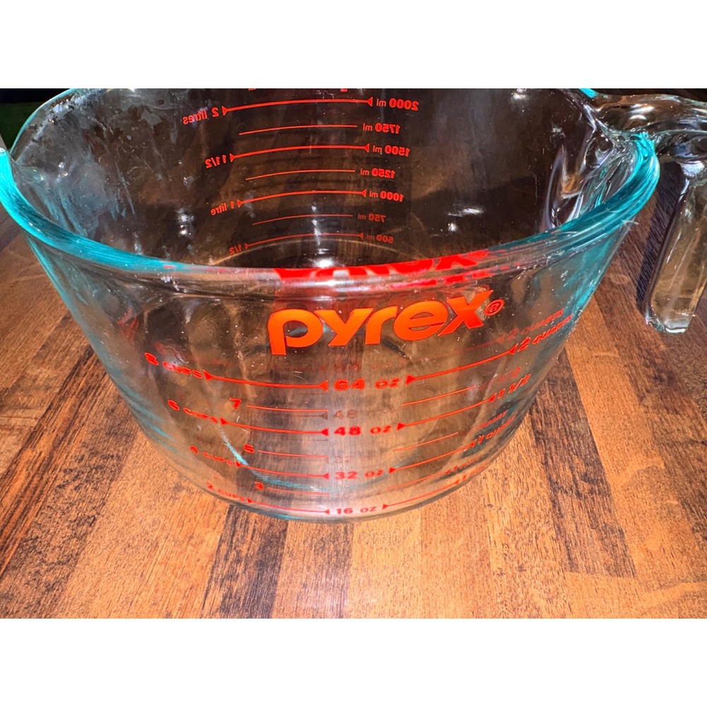 Pyrex 8 Cup 2 Quart Glass Measuring Cup Large 64 oz Mixing Bowl with Handle